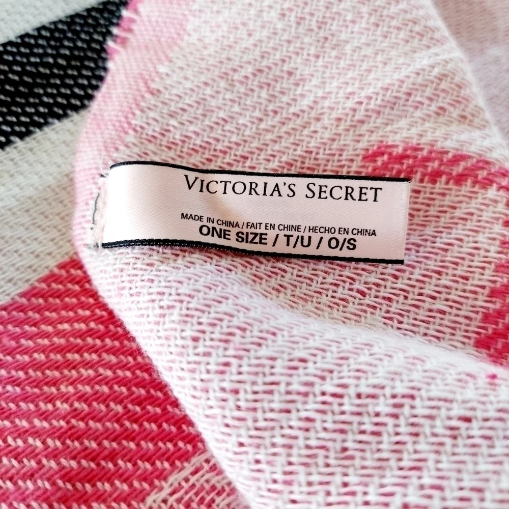 Victoria's Secret Throw Blanket 49 X 58 Large Logo
